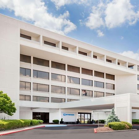 Wyndham Indianapolis Airport Hotel Exterior foto