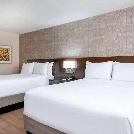 Wyndham Indianapolis Airport Hotel Exterior foto