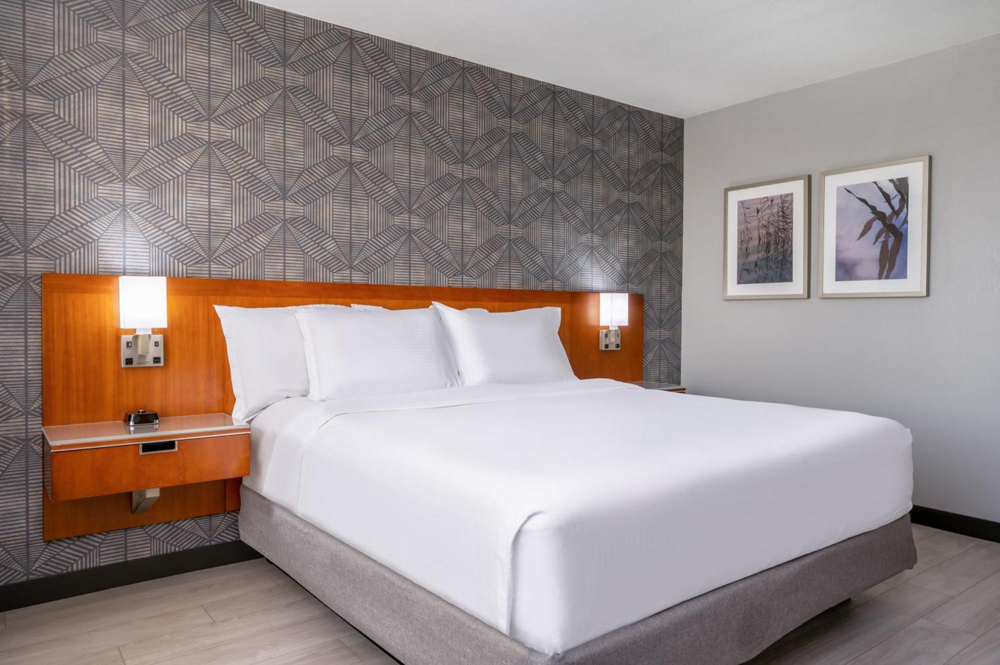 Wyndham Indianapolis Airport Hotel Exterior foto