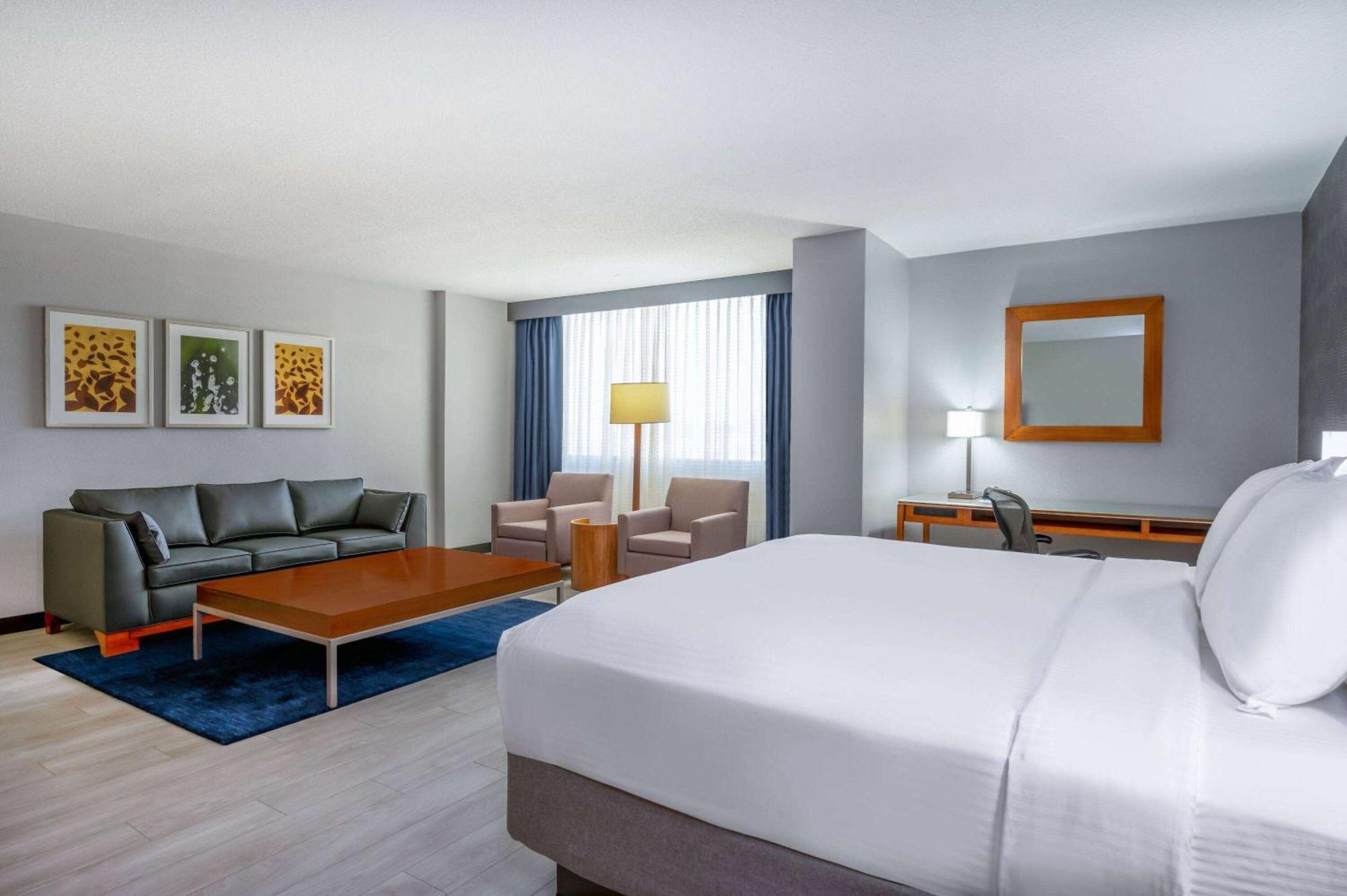 Wyndham Indianapolis Airport Hotel Exterior foto