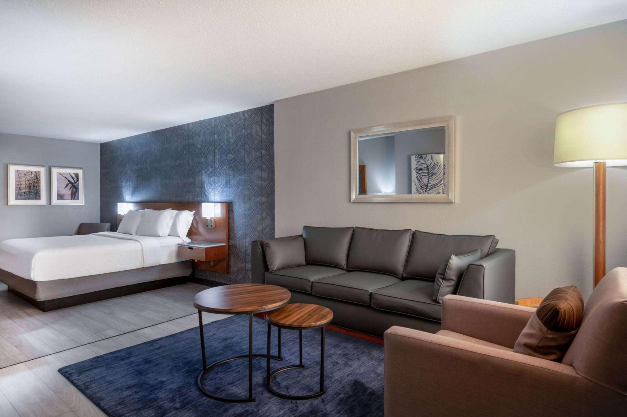 Wyndham Indianapolis Airport Hotel Exterior foto