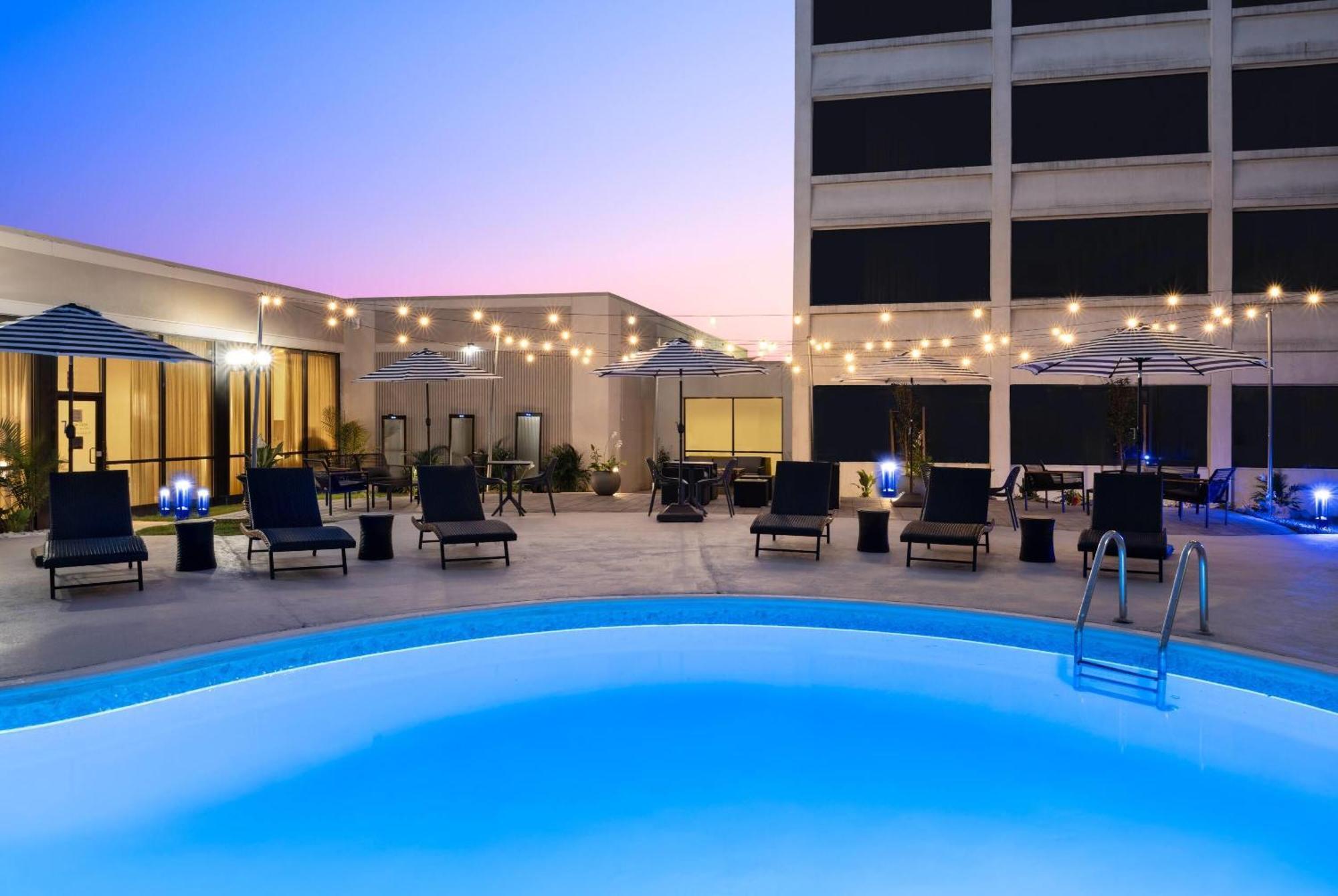 Wyndham Indianapolis Airport Hotel Exterior foto